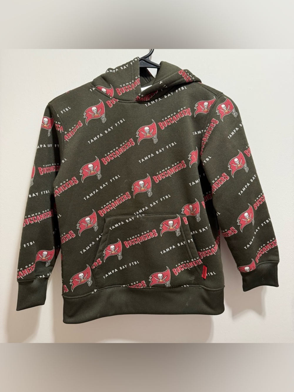 TAMPA BAY BUCCANEERS YOUTH SMALL (8) HOODIE SWEATSHIRT